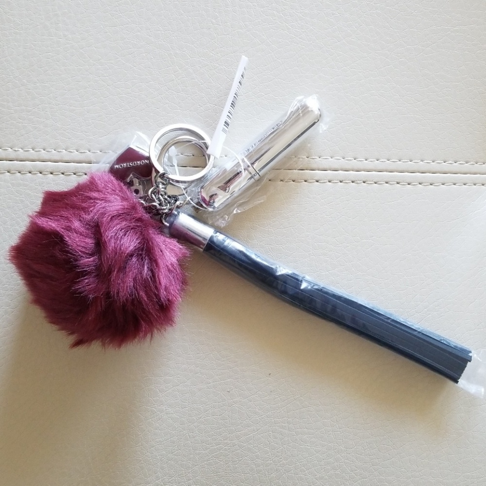 FREE GIFT!! Pom pom tassel key chain